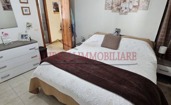 Elegante proprietà immobiliare su due livelli